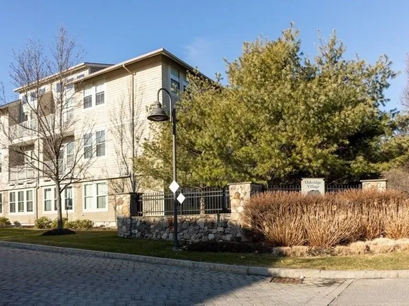 4 Harvest Dr, North Andover, MA