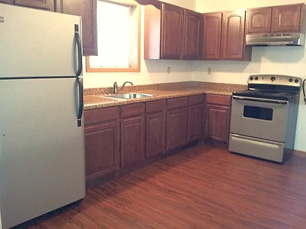 2 bed, 780 sqft, $800 — Photo 2