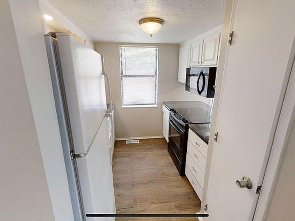 2nd image of 3118 Eaton St #1