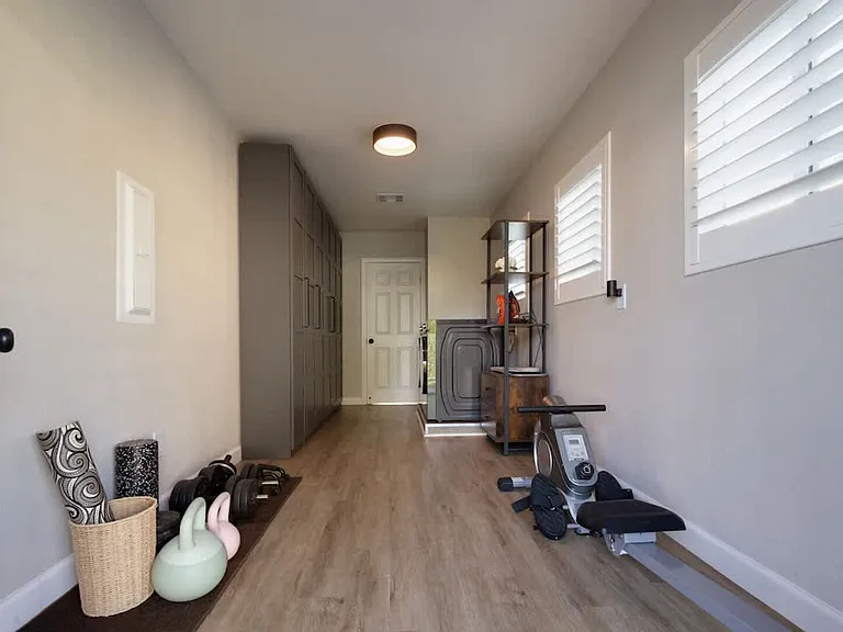 Shepherd Dr — Photo 11