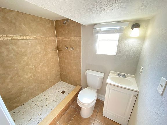 5th image of 812 W Livingston St #B