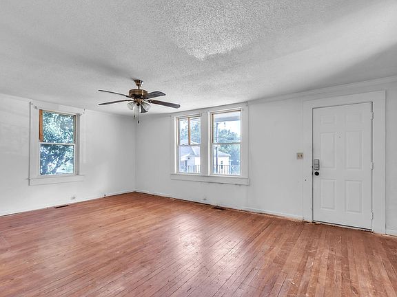 3rd image of 27 11th St