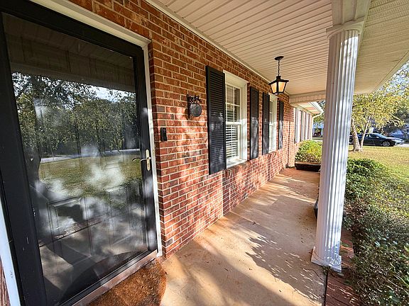 4th image of 9 Hardwick Dr