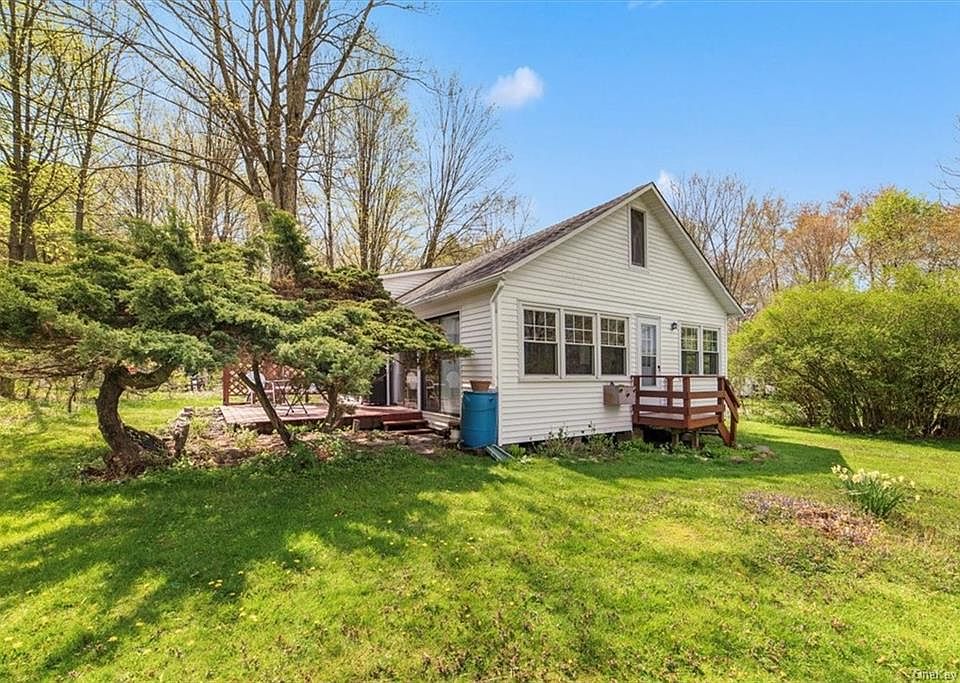 Mohegan Woodlands 3300 Baker St Mohegan Lake NY Zillow