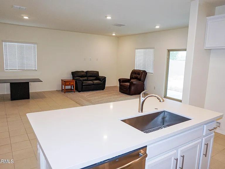 104 E Moonlight Trl — Photo 6