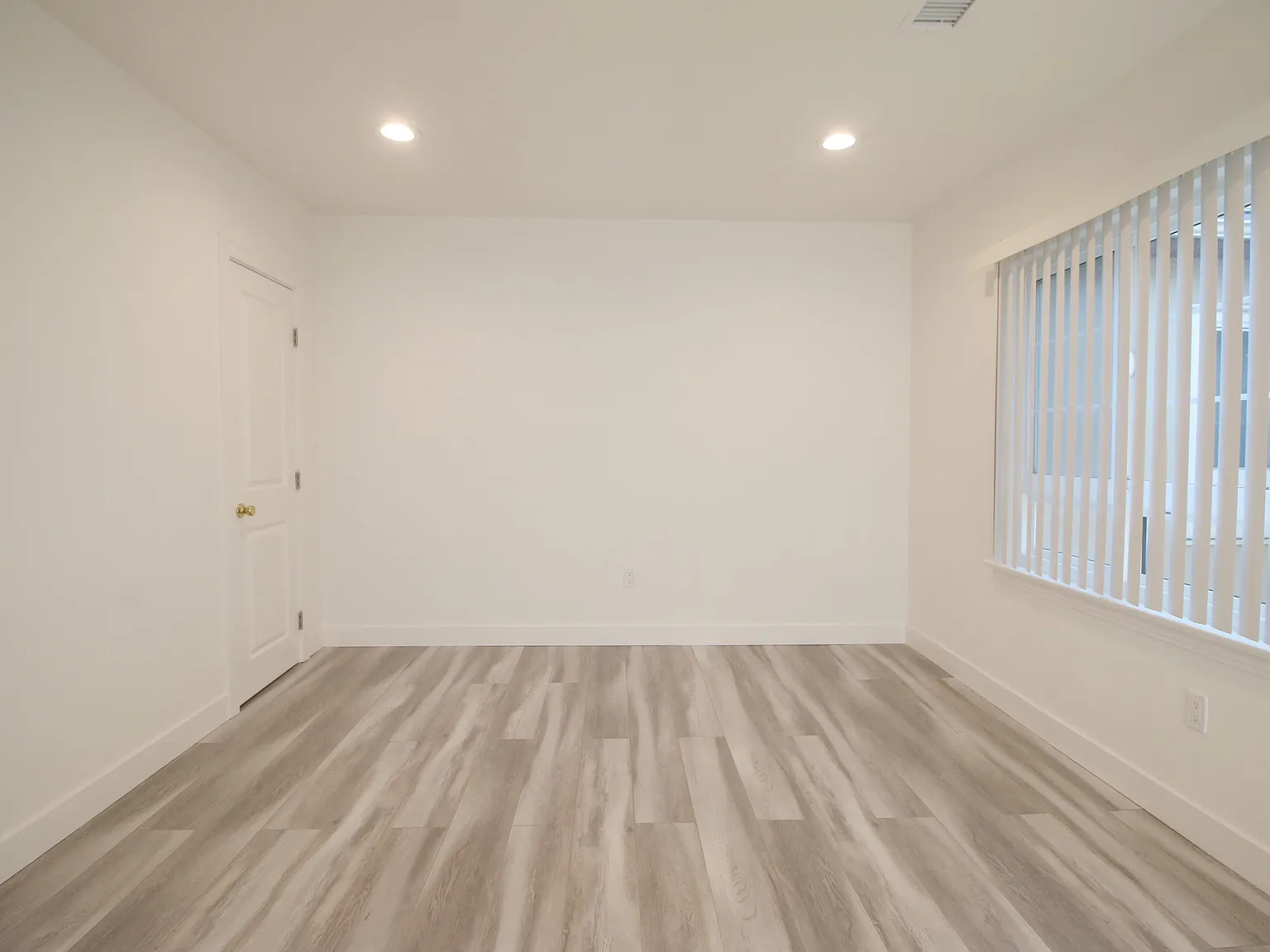 2 bed, 1000 sqft, $2,995 — Photo 4