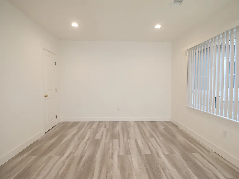 14541 Dickens St — Photo 4