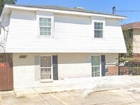 218 N Elm St APT C