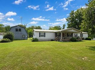 1017 County Road 2025 E, Fairfield, IL 62837