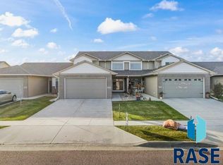 2505 S Kinderhook Ave, Sioux Falls, SD 57106