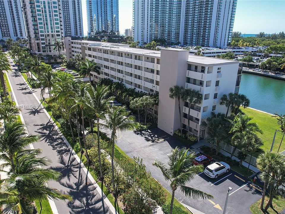 1st image of 220 Kings Point Dr #2A