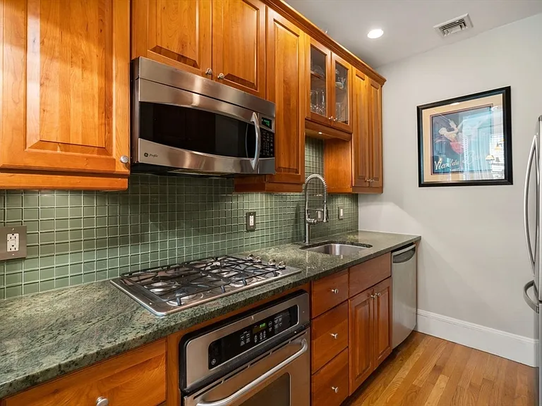 322 Beacon St #3 — Photo 7