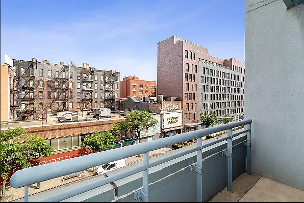 Rented by REAL New York | media 9