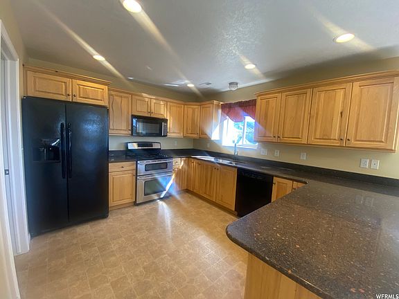 5th image of 83 Canterbury Cir
