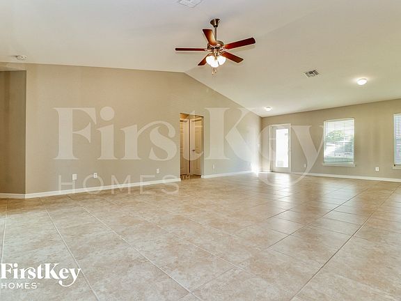 4th image of 1419 SW 29th Ter