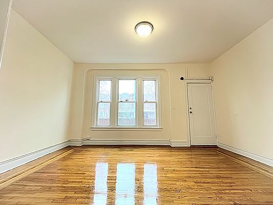 5th image of 5049 42nd St #1