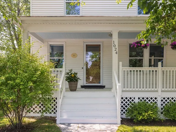1024 Belmont St, Watertown, MA 02472