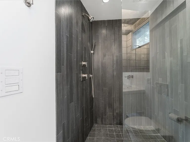 404 Grand Blvd — Photo 34