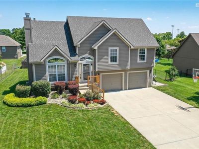 309 Park Ln, Lone Jack, MO, 64070
