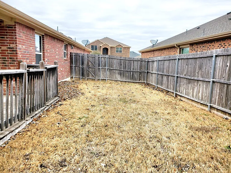 1925 Carol Ln — Photo 20