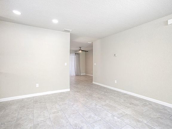 5th image of 670 E Blue Lake Ter