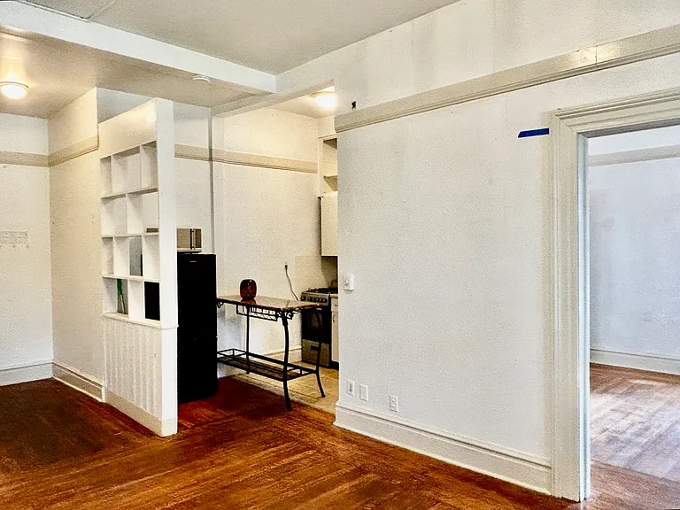 400 Whitney Ave #8 — Photo 8