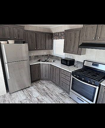 5th image of 1000 Lake Shore Dr #38