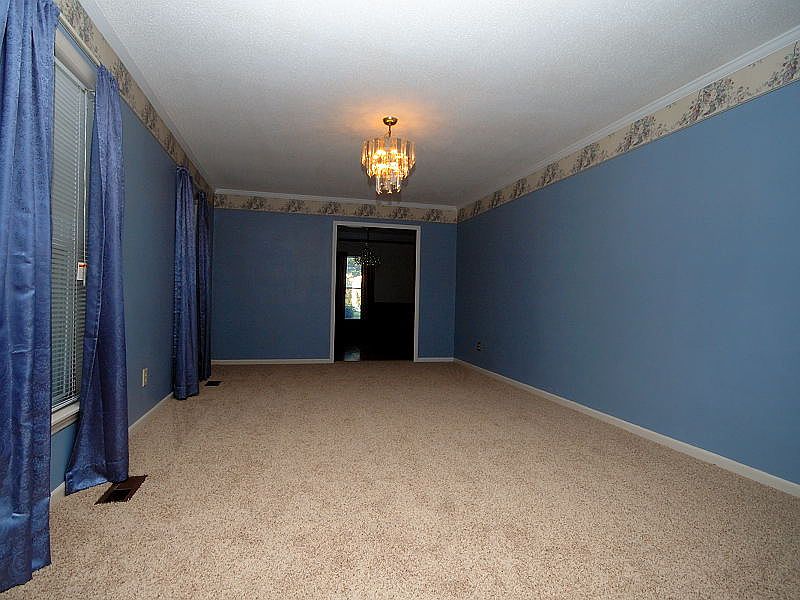 Living Room / Dining Room