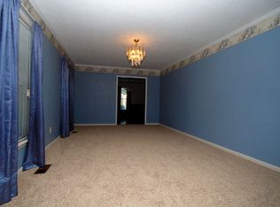 208 N Cottonwood Dr, Goldsboro, NC 27530