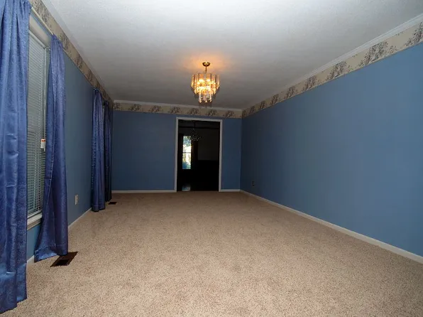 208 N Cottonwood Dr, Goldsboro, NC 27530