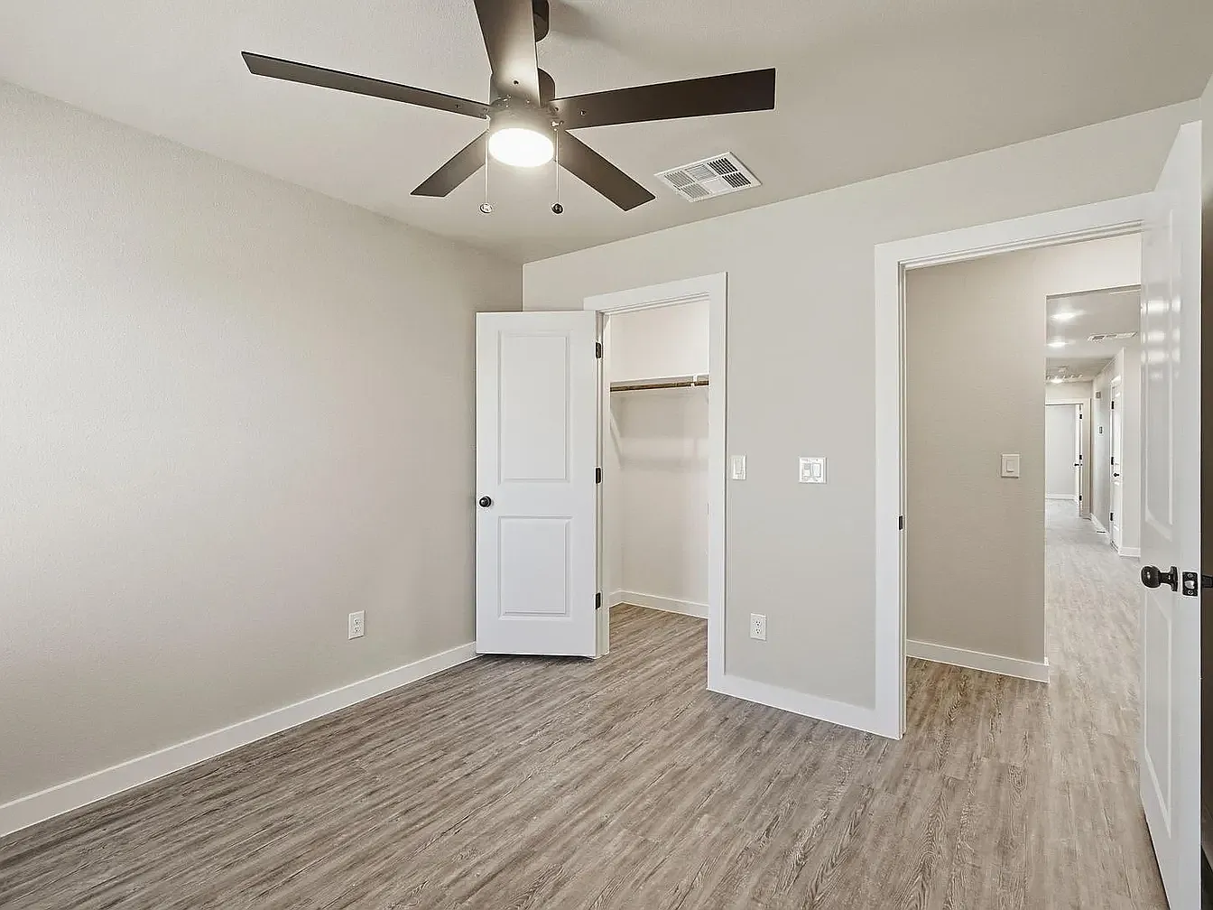 3 bed, 1204 sqft, $2,299 — Photo 1