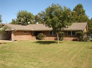 1213 Mockingbird St, Stephenville, TX 76401