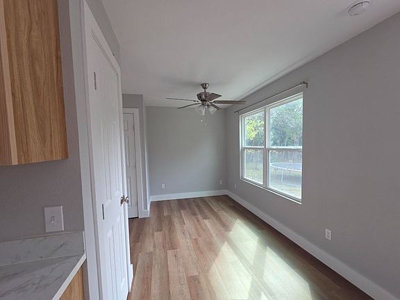 4th image of 505 E Lane Dr #505