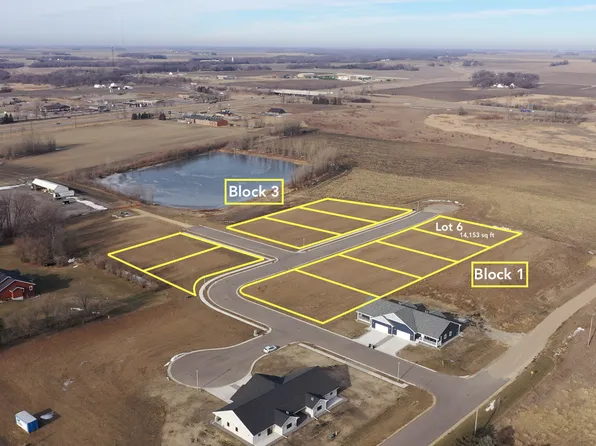 121 Bluestem Dr, Blue Earth, MN 56013