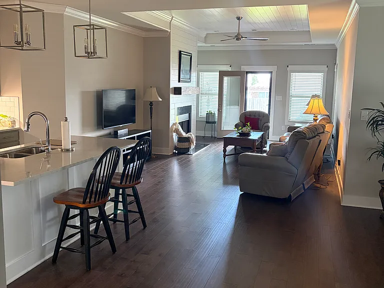 2412 Celia Ct SW — Photo 18