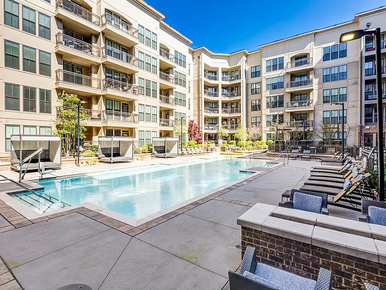 District West — Photo 26