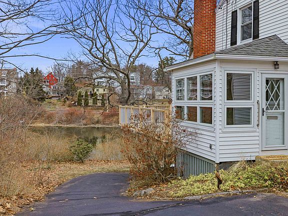 5th image of 20 Mendum Avenue