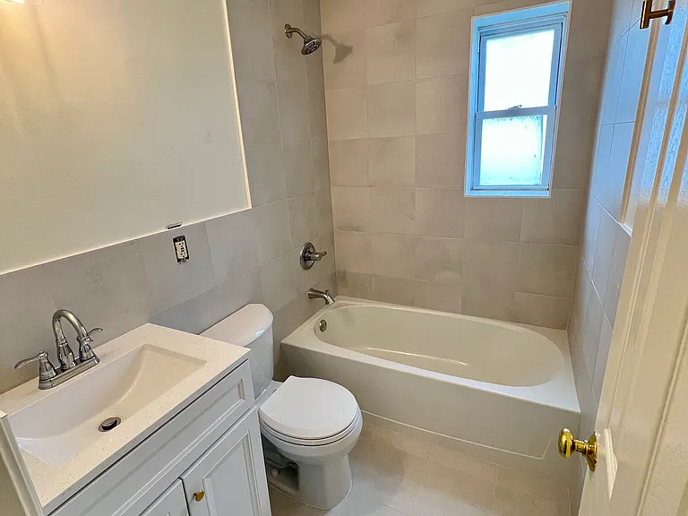 1326 S Columbus St — Photo 8