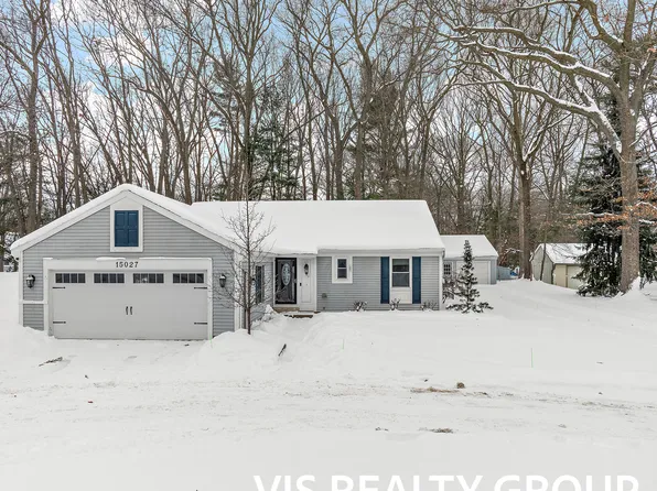 15027 152nd Ave, Grand Haven, MI 49417