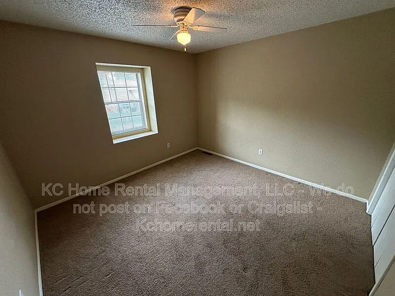 900 NW 36th Street Ter — Photo 17