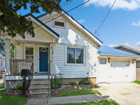 213 E 14th St N, Newton, IA 50208
