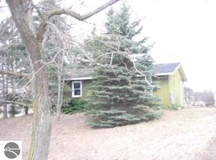 2239 Potter Rd E, Traverse City, MI 49696