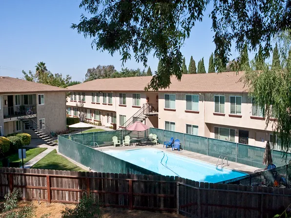 164 Frontage Rd APT 10, Ripon, CA 95366