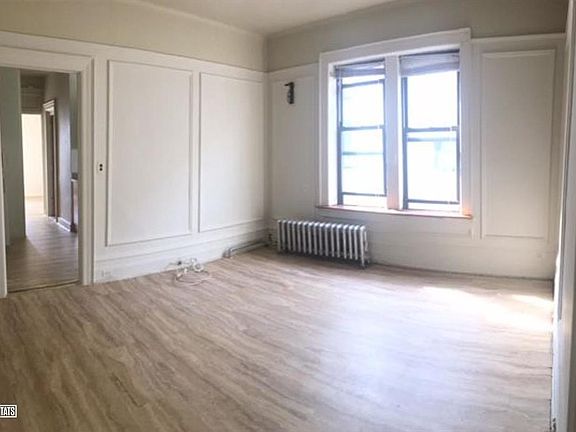 4th image of 3153 34th St APT 1A