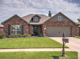 8201 S Gardenia Ave, Broken Arrow, OK 74011