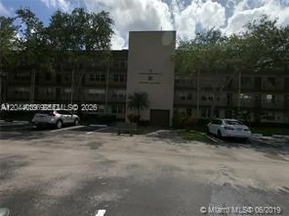 300 SW 134th Way APT 105E, Hollywood, FL 33027