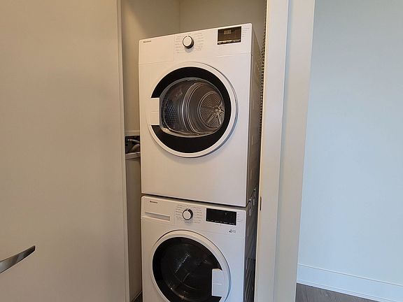 3rd image of 188 Fairview Mall Dr #1909