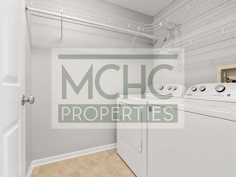 2353 SW Current Ct — Photo 25