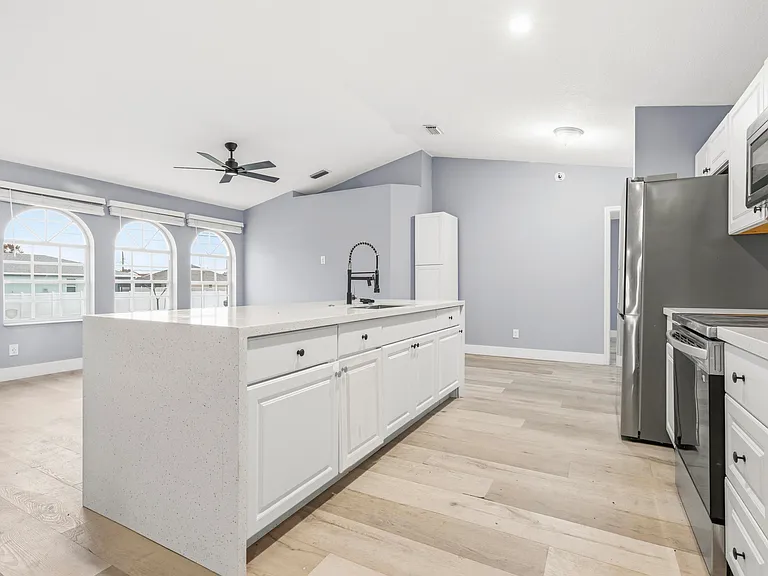 1717 SW Burlington St — Photo 12