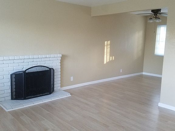3rd image of 2041 Terilyn Ave